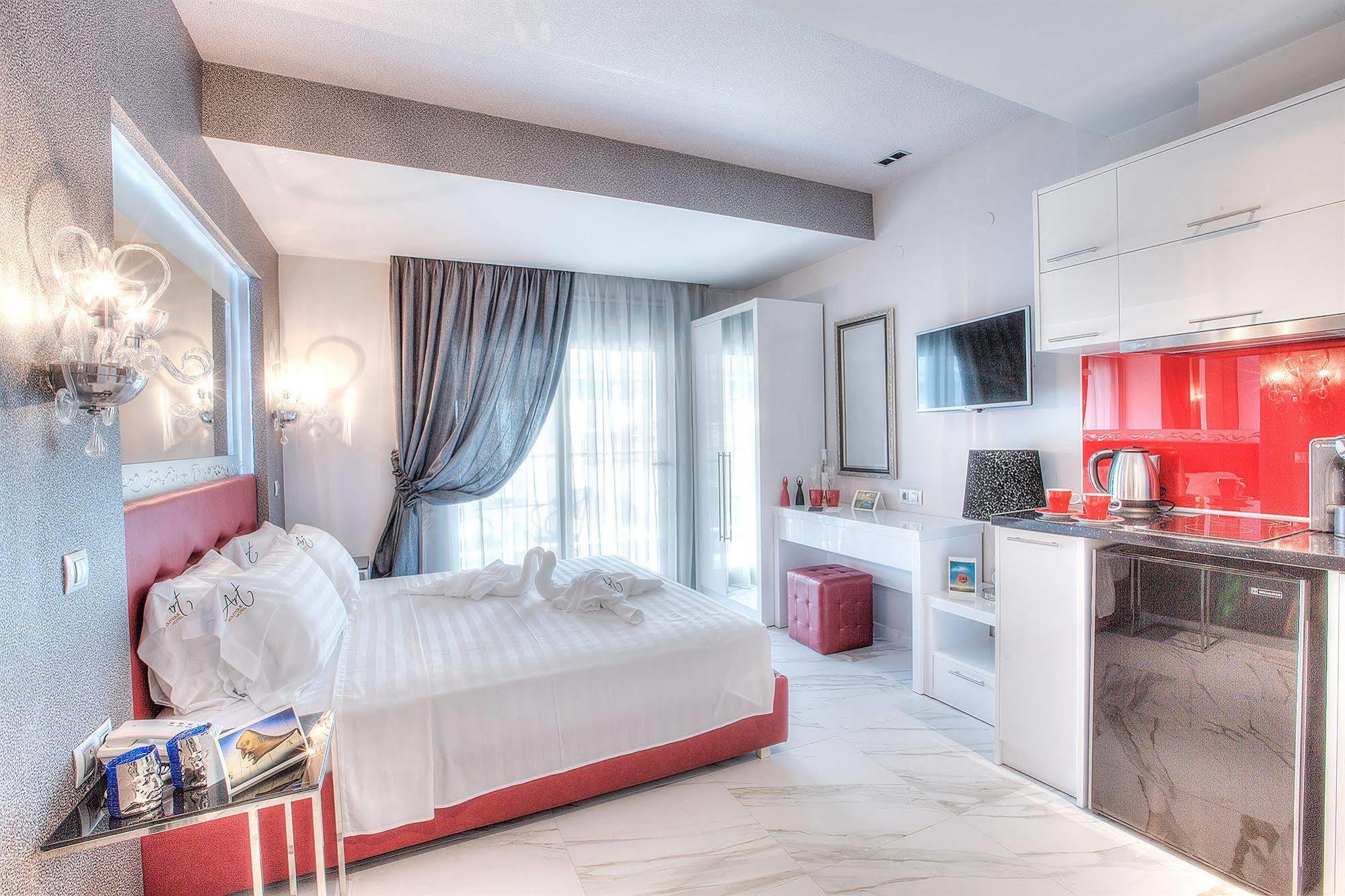 Art Boutique Suites Пефкохори Екстериор снимка